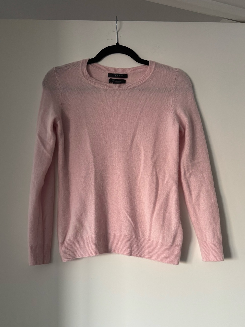 Tahari Pale Pink Crewneck Cashmere Sweater